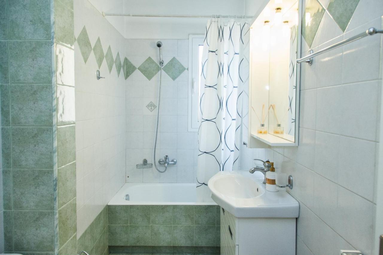 Lovely Apt In Peristeri Athen Exterior foto