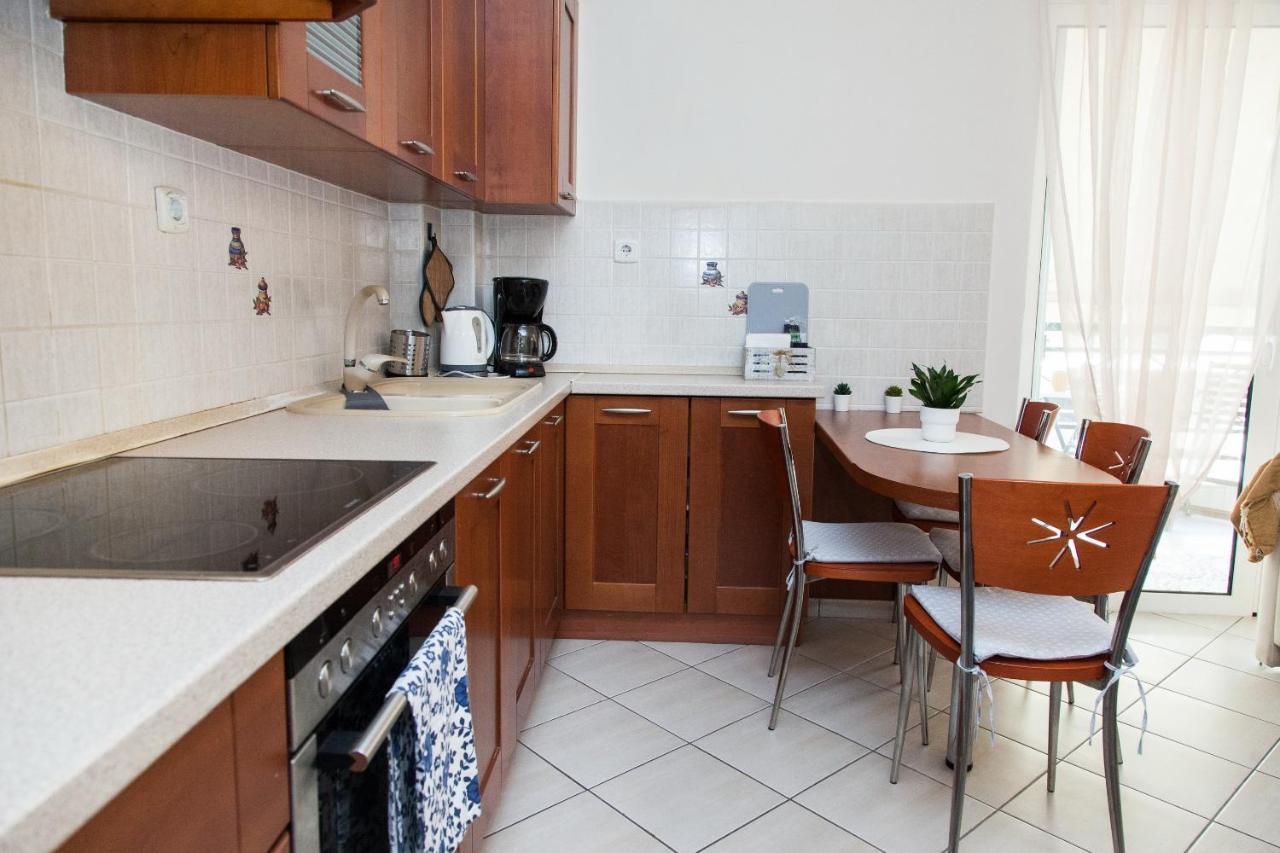 Lovely Apt In Peristeri Athen Exterior foto