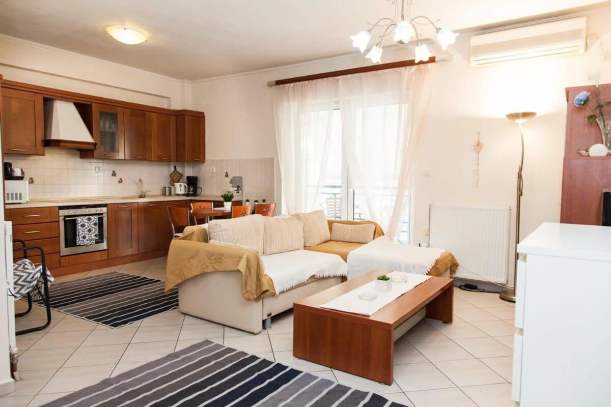 Lovely Apt In Peristeri Athen Exterior foto