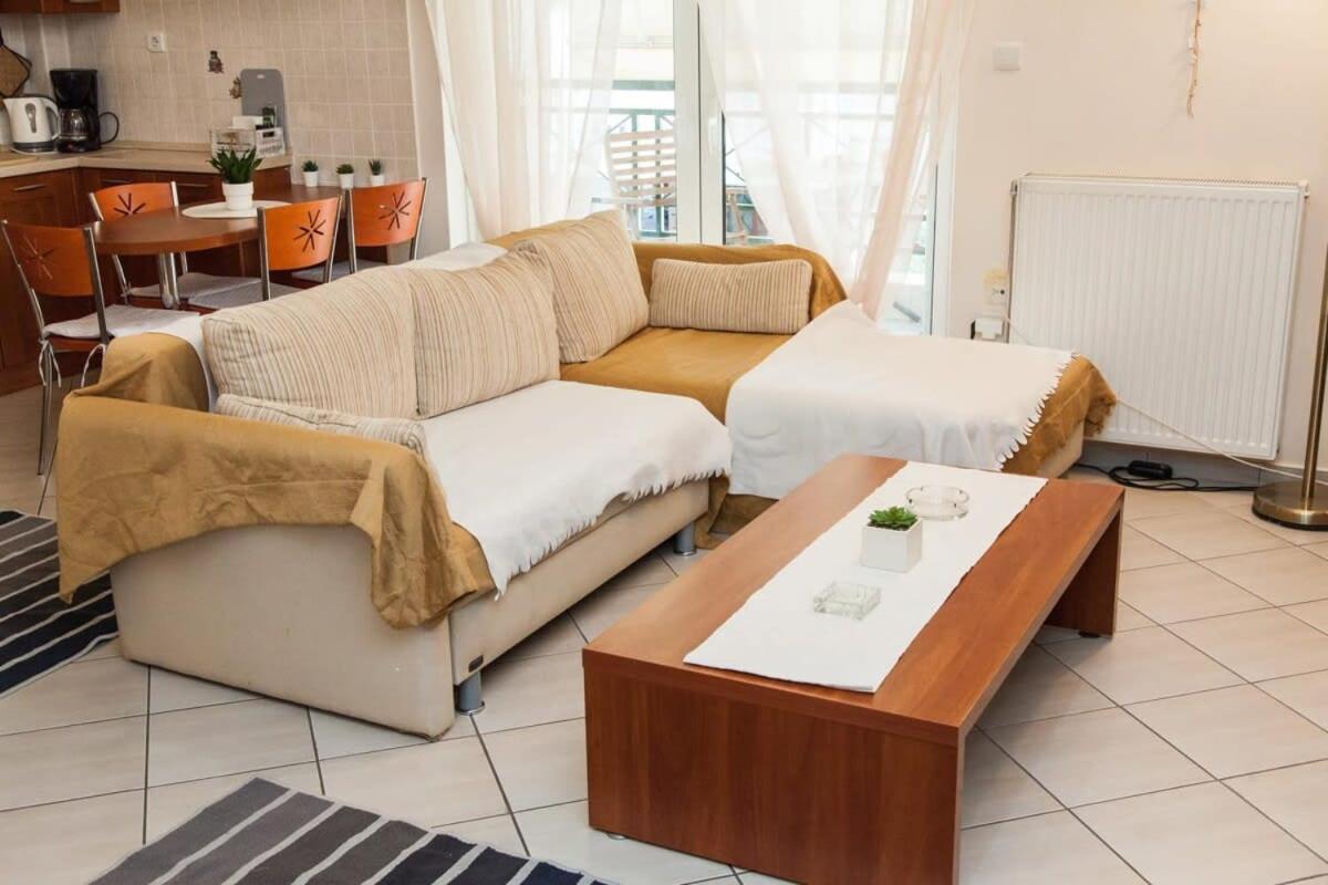 Lovely Apt In Peristeri Athen Exterior foto